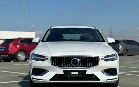 Volvo V60 II, 2020 год, 2 800 000 рублей, 2 фотография