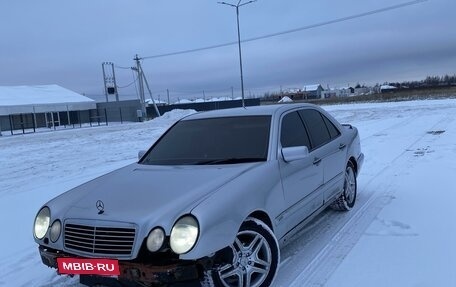 Mercedes-Benz E-Класс, 1996 год, 380 000 рублей, 1 фотография