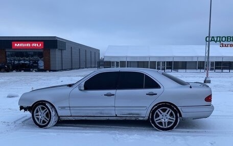 Mercedes-Benz E-Класс, 1996 год, 380 000 рублей, 5 фотография