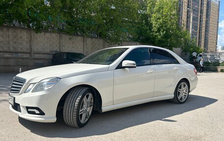 Mercedes-Benz E-Класс, 2010 год, 1 490 000 рублей, 2 фотография