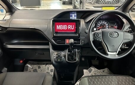 Toyota Noah III, 2018 год, 2 350 000 рублей, 16 фотография