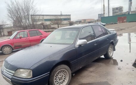 Opel Omega A, 1987 год, 75 000 рублей, 1 фотография