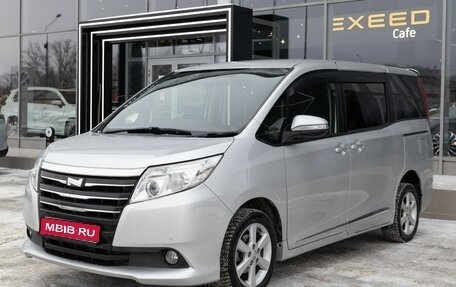 Toyota Noah III, 2014 год, 1 850 000 рублей, 1 фотография