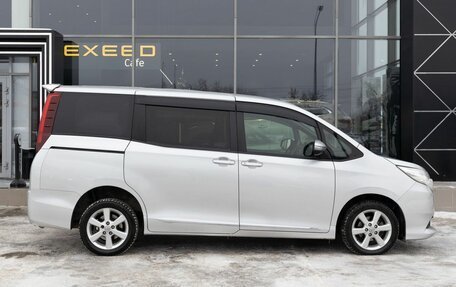 Toyota Noah III, 2014 год, 1 850 000 рублей, 6 фотография