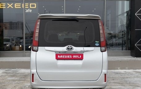 Toyota Noah III, 2014 год, 1 850 000 рублей, 4 фотография