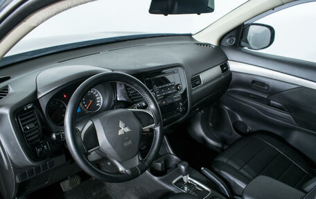 Mitsubishi Outlander III рестайлинг 3, 2014 год, 13 фотография