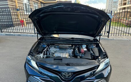 Toyota Camry, 2018 год, 2 750 000 рублей, 4 фотография