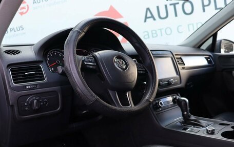 Volkswagen Touareg III, 2010 год, 1 799 000 рублей, 10 фотография