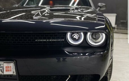 Dodge Challenger III рестайлинг 2, 2019 год, 4 300 000 рублей, 2 фотография