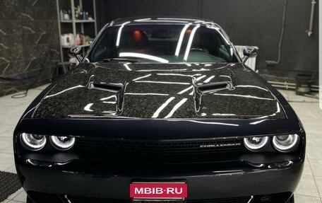 Dodge Challenger III рестайлинг 2, 2019 год, 4 300 000 рублей, 4 фотография