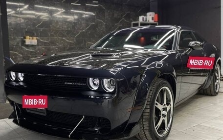 Dodge Challenger III рестайлинг 2, 2019 год, 4 300 000 рублей, 5 фотография