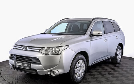 Mitsubishi Outlander III рестайлинг 3, 2014 год, 1 650 000 рублей, 1 фотография