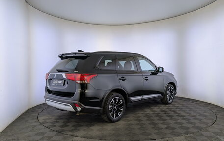 Mitsubishi Outlander III рестайлинг 3, 2021 год, 2 595 000 рублей, 5 фотография