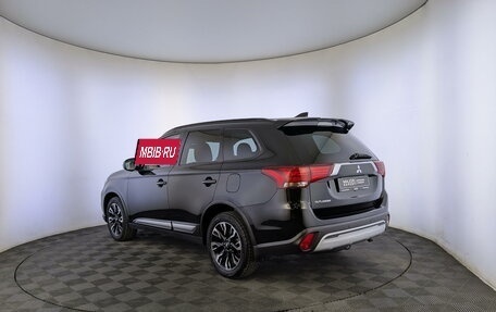 Mitsubishi Outlander III рестайлинг 3, 2021 год, 2 595 000 рублей, 7 фотография