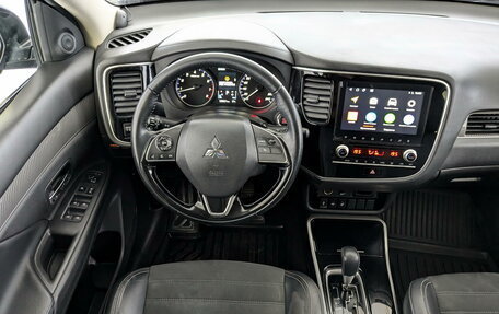 Mitsubishi Outlander III рестайлинг 3, 2021 год, 2 595 000 рублей, 25 фотография