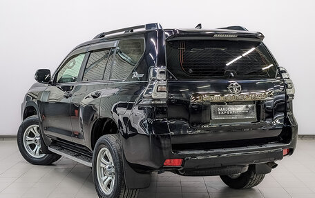 Toyota Land Cruiser Prado 150 рестайлинг 2, 2021 год, 6 450 000 рублей, 7 фотография