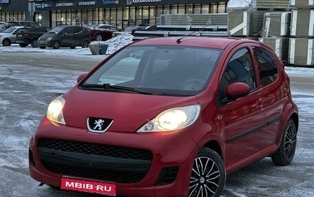 Peugeot 107 I рестайлинг, 2011 год, 410 000 рублей, 1 фотография