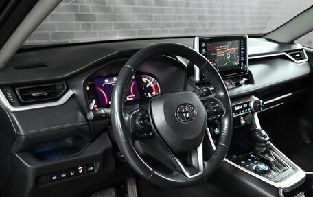 Toyota RAV4, 2019 год, 3 870 000 рублей, 8 фотография