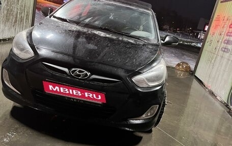 Hyundai Solaris II рестайлинг, 2011 год, 735 000 рублей, 19 фотография