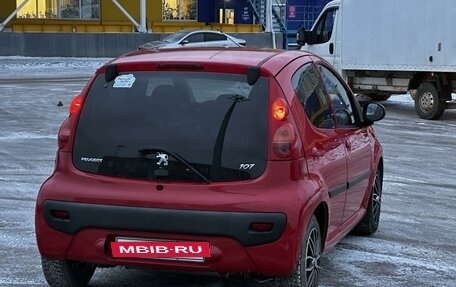 Peugeot 107 I рестайлинг, 2011 год, 410 000 рублей, 4 фотография