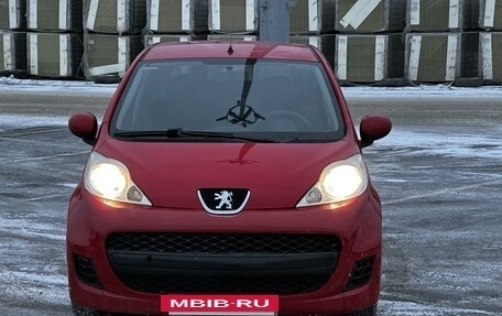 Peugeot 107 I рестайлинг, 2011 год, 410 000 рублей, 5 фотография