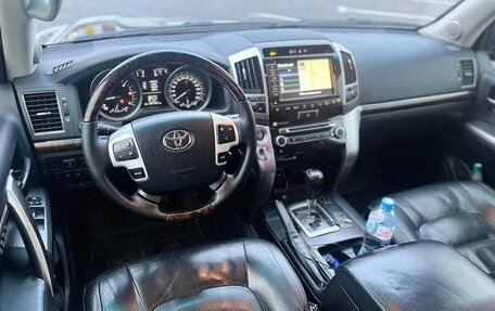 Toyota Land Cruiser 200, 2012 год, 3 950 000 рублей, 7 фотография