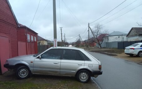 Mazda 323, 1988 год, 105 000 рублей, 1 фотография