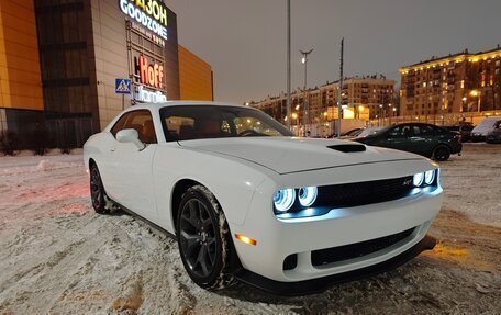 Dodge Challenger III рестайлинг 2, 2019 год, 4 500 000 рублей, 3 фотография