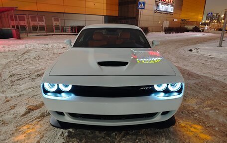 Dodge Challenger III рестайлинг 2, 2019 год, 4 500 000 рублей, 2 фотография