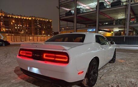 Dodge Challenger III рестайлинг 2, 2019 год, 4 500 000 рублей, 4 фотография