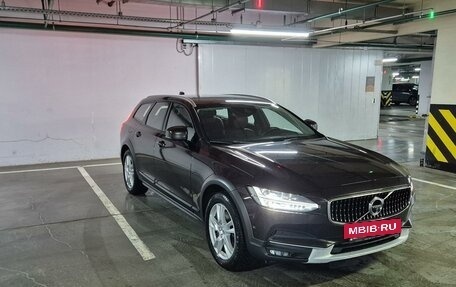 Volvo V90 Cross Country I рестайлинг, 2019 год, 4 500 000 рублей, 5 фотография