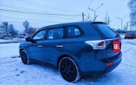 Mitsubishi Outlander III рестайлинг 3, 2014 год, 1 550 000 рублей, 8 фотография