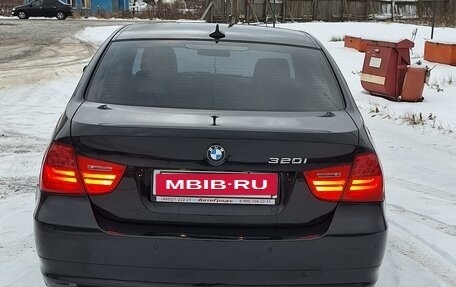 BMW 3 серия, 2011 год, 1 400 000 рублей, 4 фотография