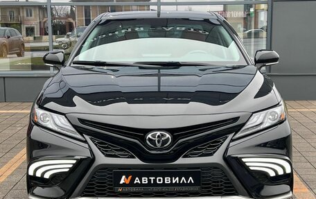 Toyota Camry, 2021 год, 3 200 000 рублей, 2 фотография