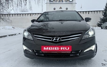 Hyundai Solaris II рестайлинг, 2015 год, 1 500 000 рублей, 2 фотография