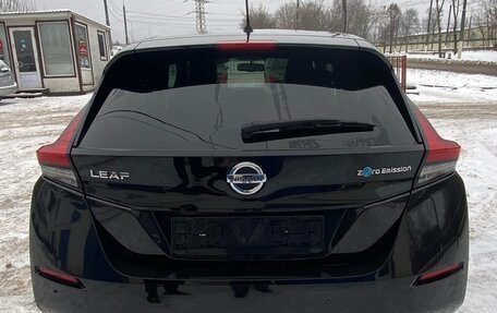 Nissan Leaf II, 2018 год, 1 650 000 рублей, 4 фотография