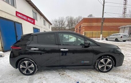 Nissan Leaf II, 2018 год, 1 650 000 рублей, 7 фотография