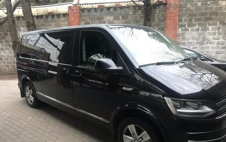 Volkswagen Multivan T6 рестайлинг, 2016 год, 5 000 000 рублей, 4 фотография