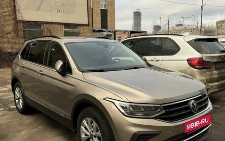 Volkswagen Tiguan II, 2021 год, 2 450 000 рублей, 6 фотография