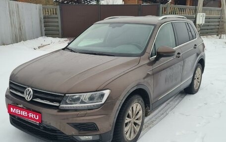 Volkswagen Tiguan II, 2017 год, 2 600 000 рублей, 2 фотография