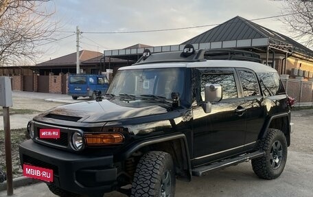 Toyota FJ Cruiser, 2008 год, 3 500 000 рублей, 2 фотография