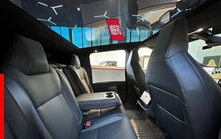 Tesla Cybertruck, 2024 год, 25 800 000 рублей, 6 фотография