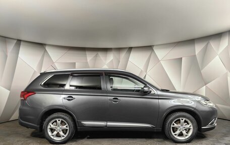 Mitsubishi Outlander III рестайлинг 3, 2015 год, 1 695 000 рублей, 6 фотография