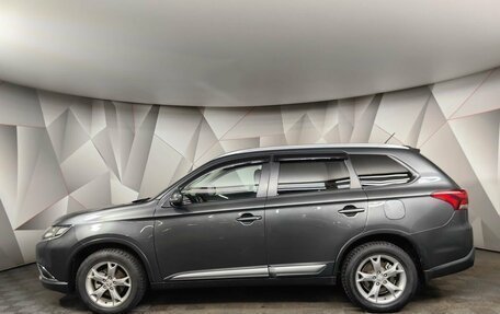 Mitsubishi Outlander III рестайлинг 3, 2015 год, 1 695 000 рублей, 5 фотография