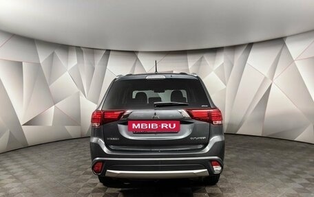 Mitsubishi Outlander III рестайлинг 3, 2015 год, 1 695 000 рублей, 8 фотография