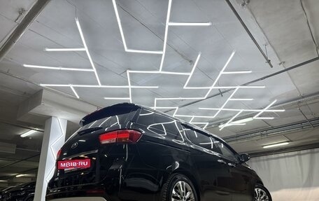 KIA Carnival III, 2017 год, 2 600 000 рублей, 12 фотография