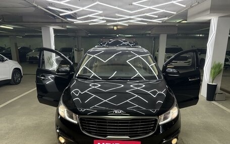 KIA Carnival III, 2017 год, 2 600 000 рублей, 17 фотография