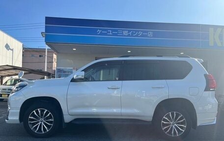 Toyota Land Cruiser Prado 150 рестайлинг 2, 2021 год, 3 800 000 рублей, 7 фотография