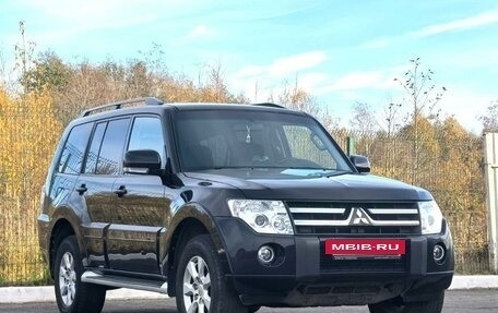 Mitsubishi Pajero IV, 2010 год, 1 990 000 рублей, 3 фотография