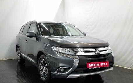 Mitsubishi Outlander III рестайлинг 3, 2016 год, 1 736 000 рублей, 3 фотография